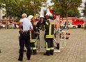 2 Denkmalkletterer hielten Feuerwehr und Polizei in Trapp Koeln Heumarkt P020